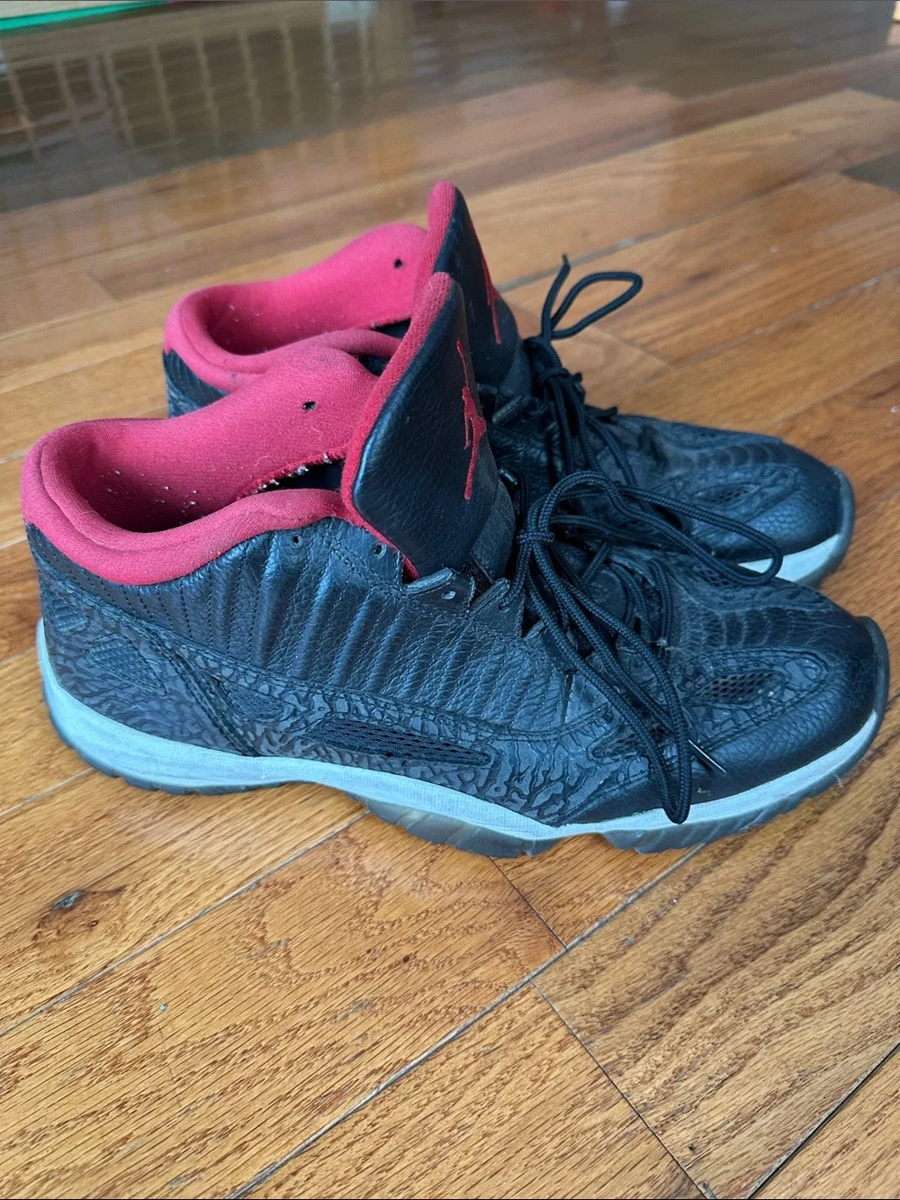 Air Jordan 11 Retro Low IE 'Black Charcoal Red' 2011